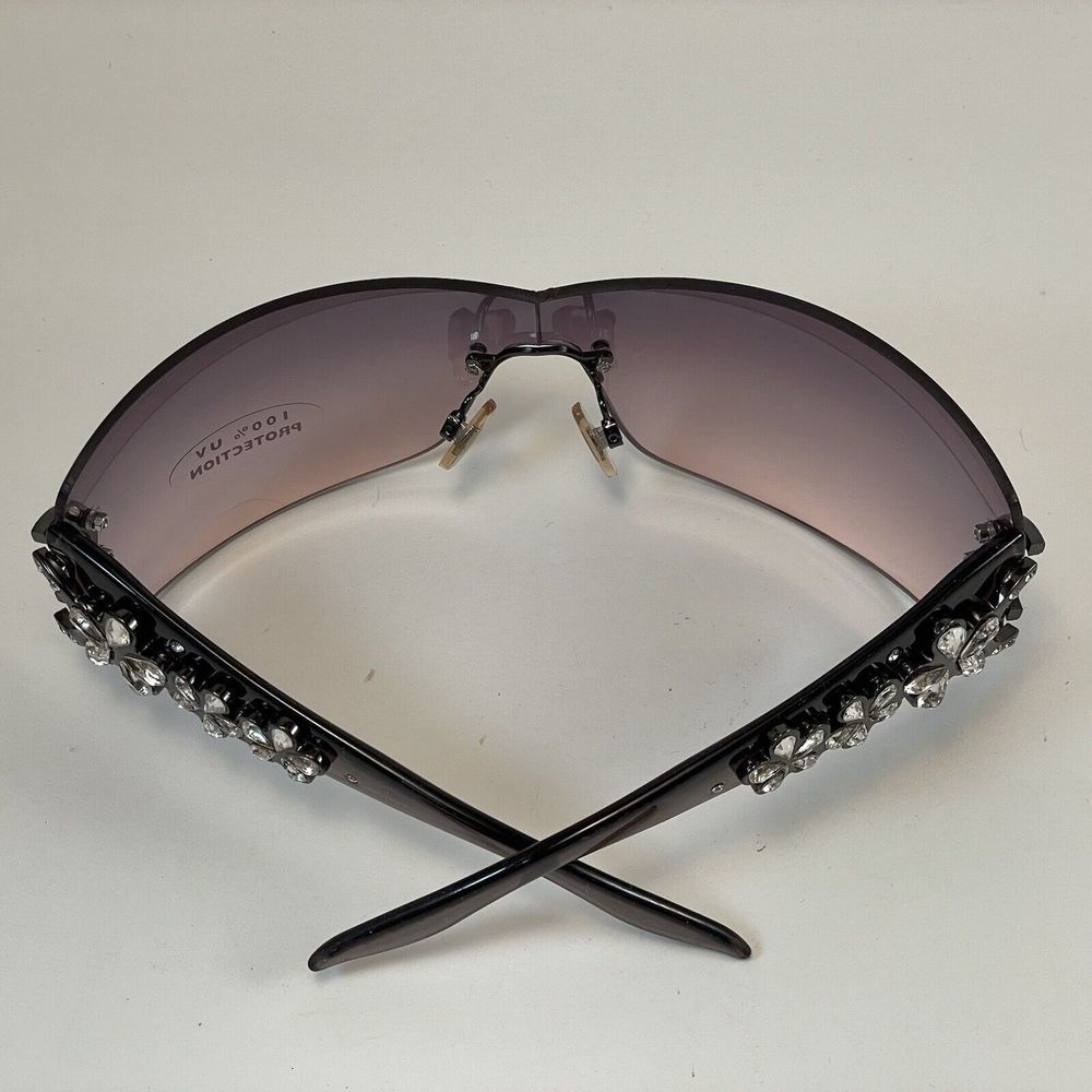 Hot In Hollywood Women’s Sunglasses & Case Purple To Pink Crystal Flower Design - Picture 9 of 14